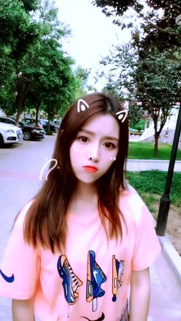 吃瓜昵称搞笑视频女孩子,揭秘吃瓜昵称搞笑视频中的女孩子们