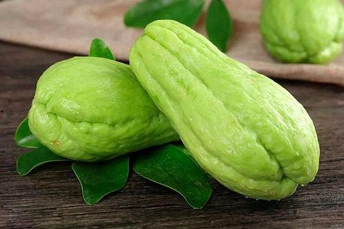 云南人怎么吃佛手瓜视频,佛手瓜的独特吃法揭秘