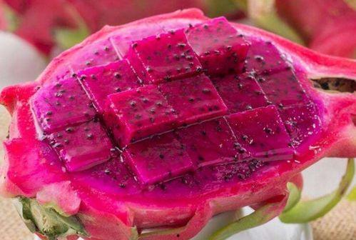 吃火龙瓜搞笑视频,笑料百出,网友直呼“辣眼睛”